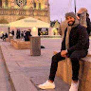 Meet your Posher, Moises